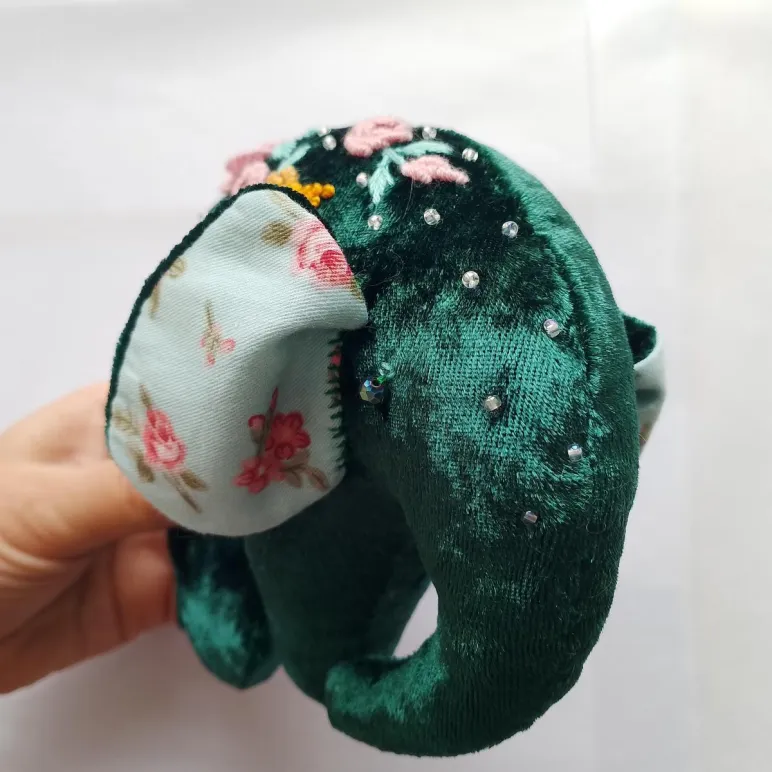 Слон интерьерный