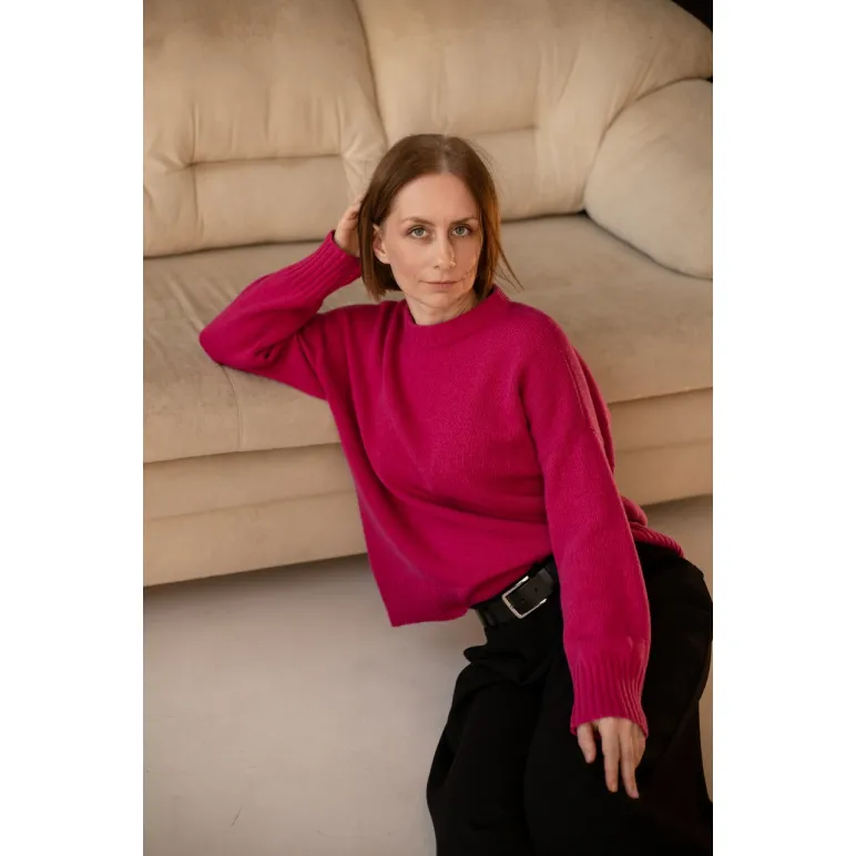 Свитер оверсайз, цвет яркая фуксия, состав: кашемир 10%, меринос 90%, размер 44-46