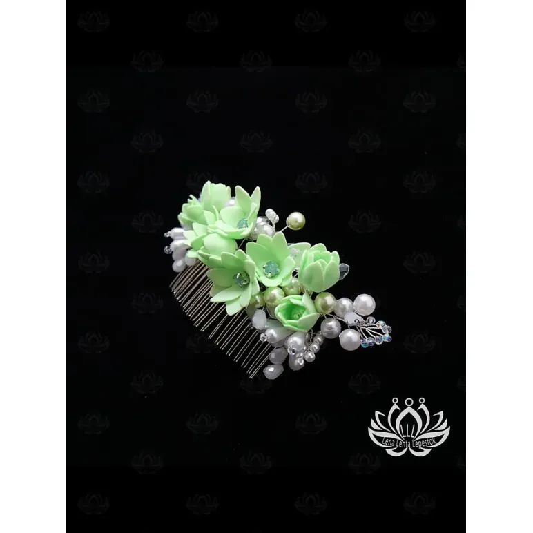 Гребень-заколка для волос ручной работы "Весна" с цветами и бусинами