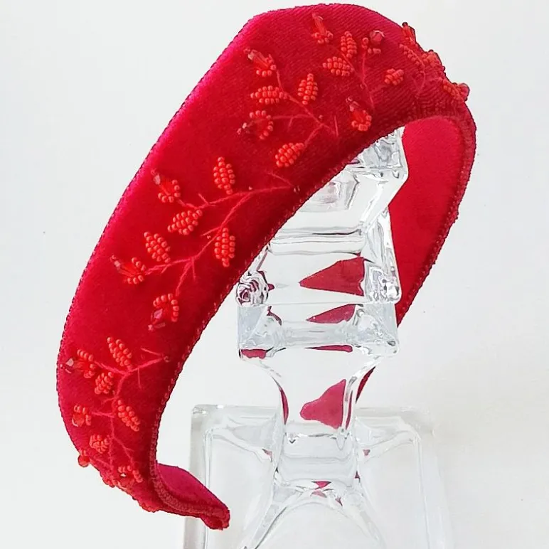 Ободок-кокошник из бархата с ручной вышивкой, красный, размер универсальный