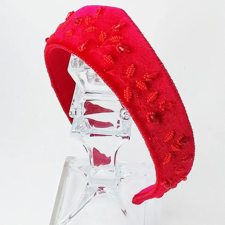 Ободок-кокошник из бархата с ручной вышивкой, красный, размер универсальный