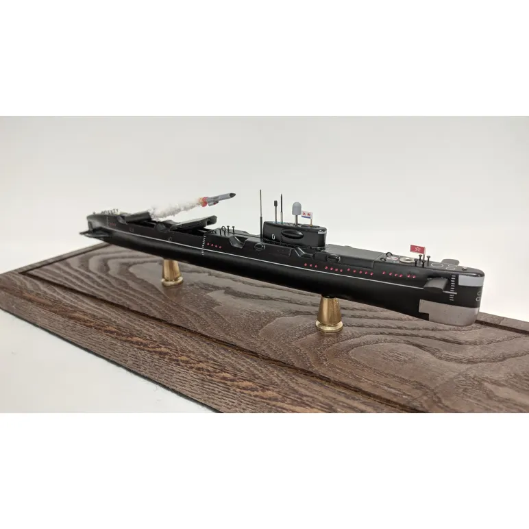 Модель подводной лодки 675 «ECHO-II»