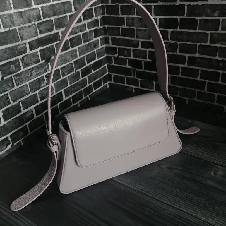 Сумочка багет ручной работы из натуральной итальянской кожи