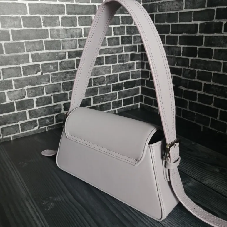 Сумочка багет ручной работы из натуральной итальянской кожи