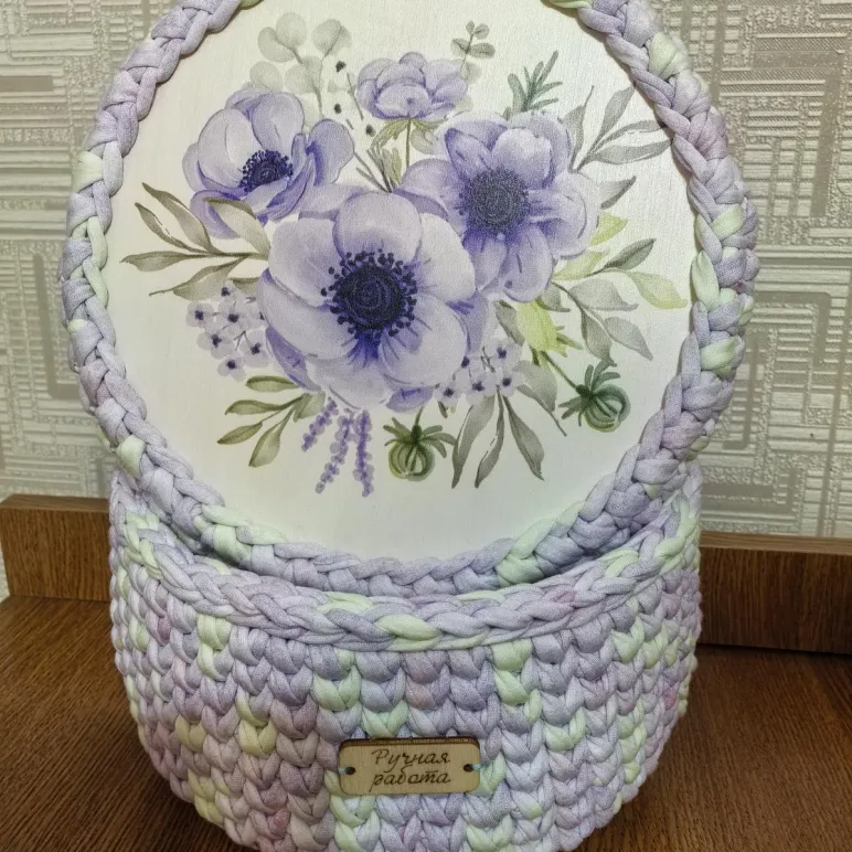 Корзинка вязаная с крышкой
