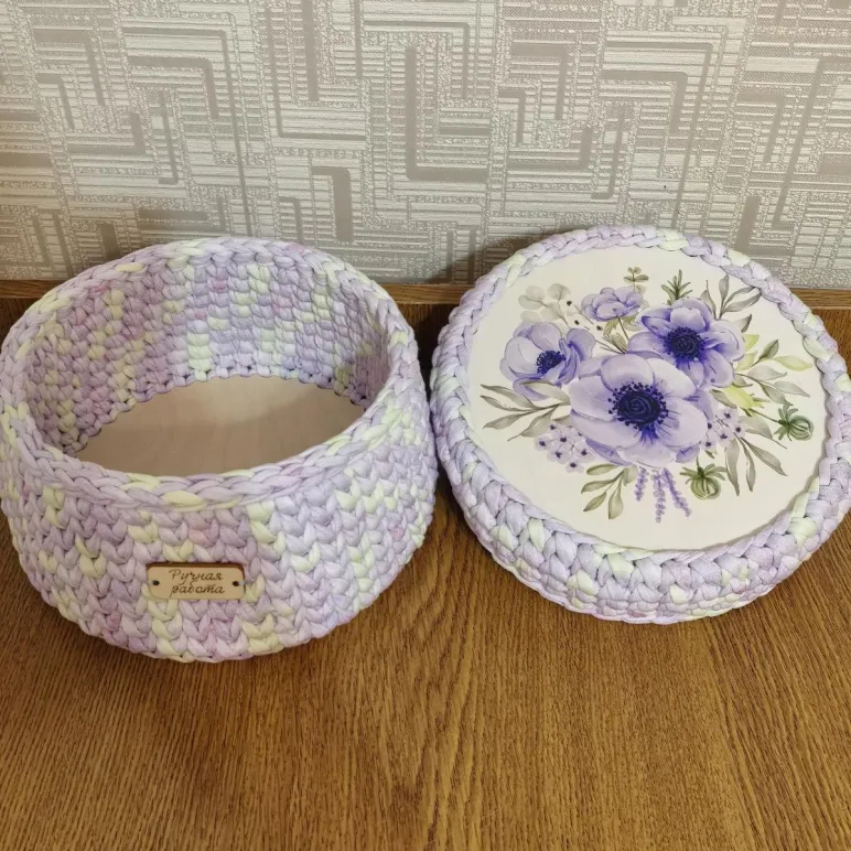 Корзинка вязаная с крышкой