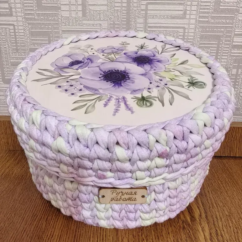 Корзинка вязаная с крышкой