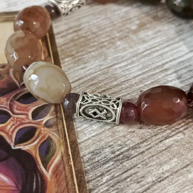 БРАСЛЕТ ИЗ ТУРМАЛИНА С РУНАМИ Браслет из турмалина с рунами