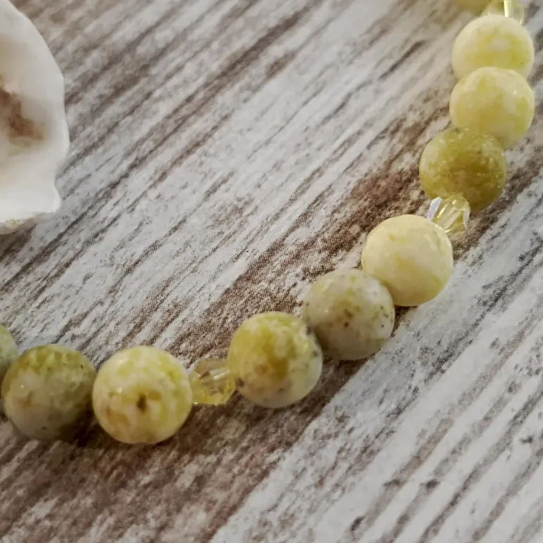 БРАСЛЕТ ИЗ АФРИКАНСКОЙ БИРЮЗЫ С РАКОВИНОЙ Браслет из африканской бирюзы с раковиной