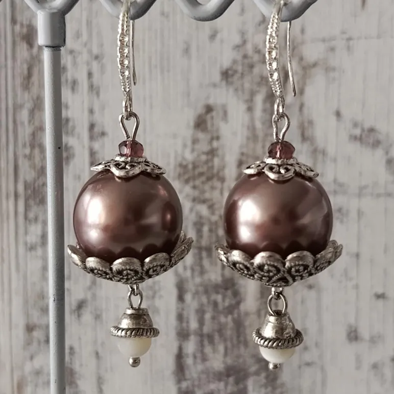 Серьги с майорикой и перламутром