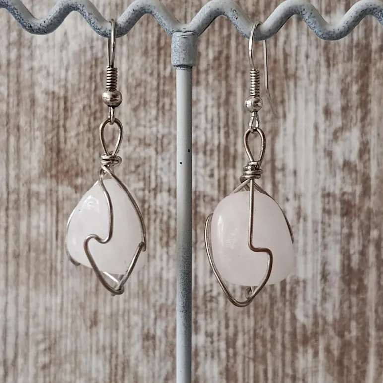 Серьги с белым ониксом