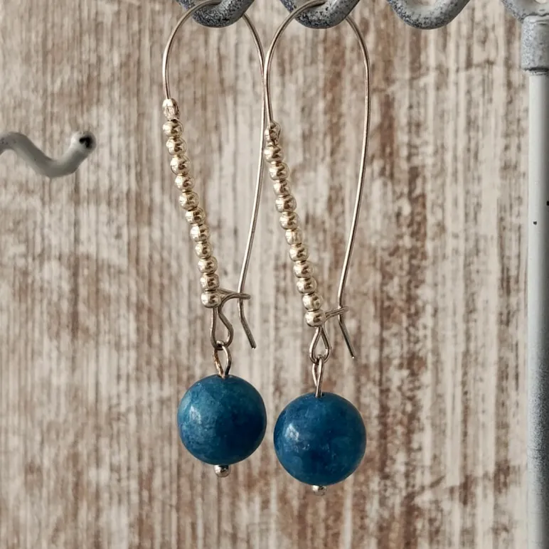 Серьги с голубым апатитом