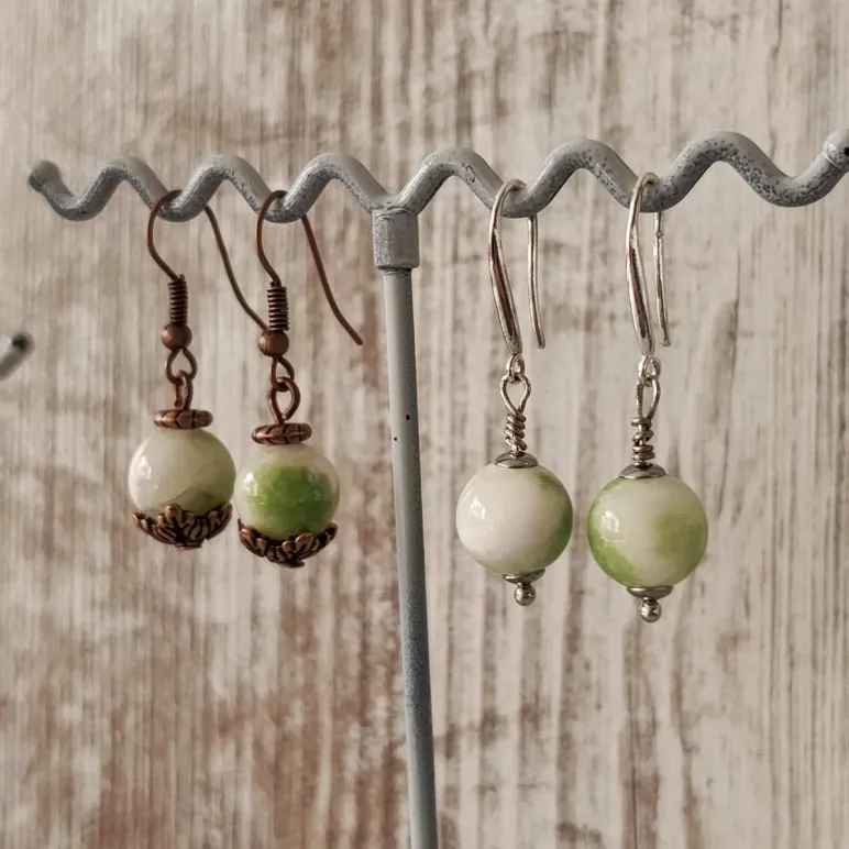 Серьги с белым жадеитом