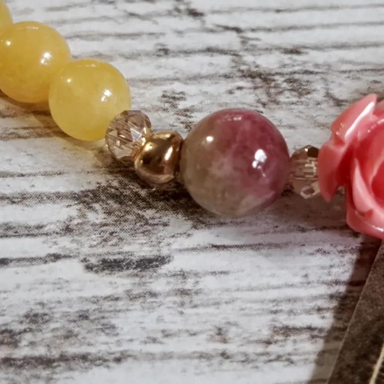 БРАСЛЕТ ИЗ КАЛЬЦИТА С ТУРМАЛИНОМ И КОРАЛЛОМ Браслет из кальцита с турмалином и кораллом