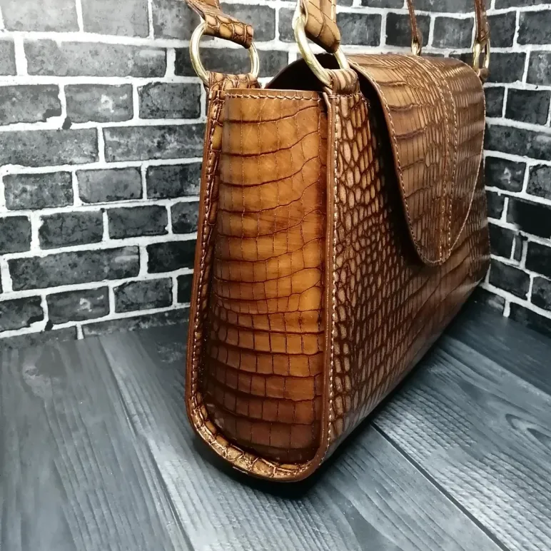 Женская сумка ручной работы из натуральной кожи