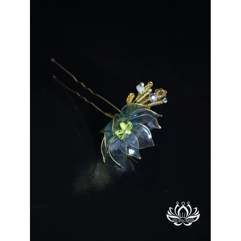 Шпилька для волос ручной работы "Очарование" голубой. в технике Витраль