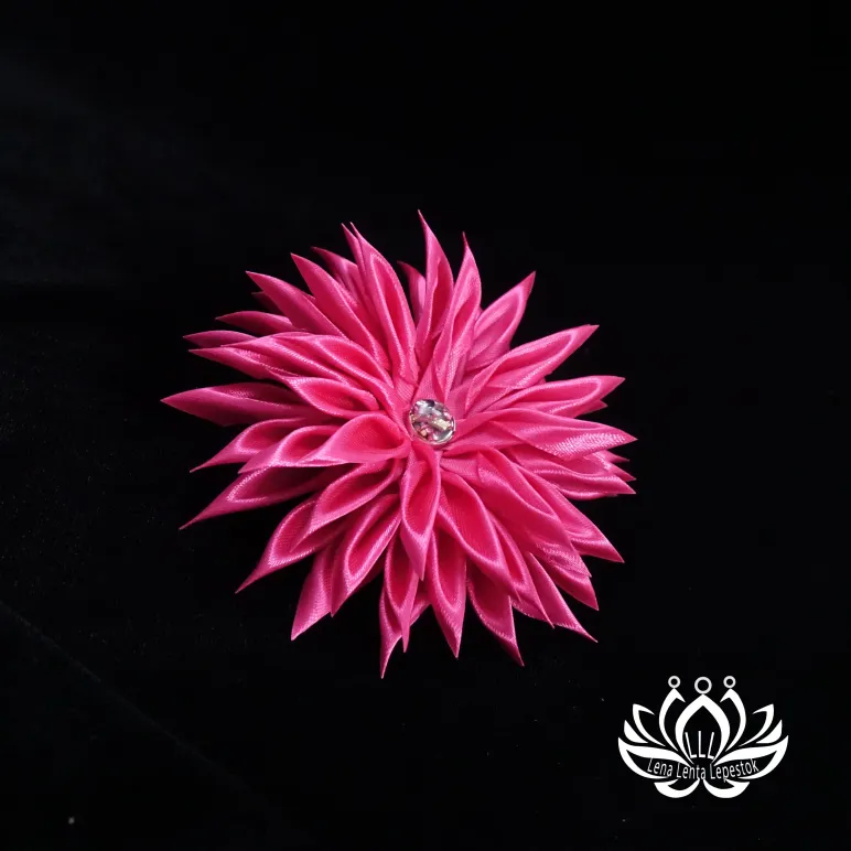 Резинка для волос ручной работы "Георгин" розовый