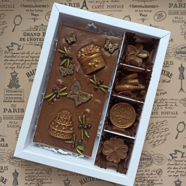 Натуральный, молочный шоколад подарочный набор