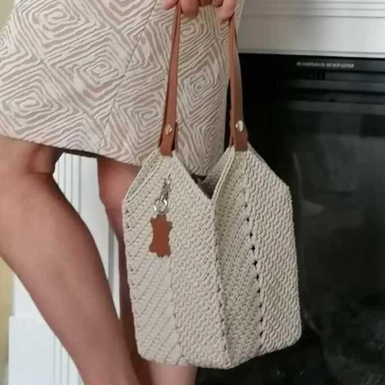 Сумка Магнолия из шнура с кожаной фурнитурой