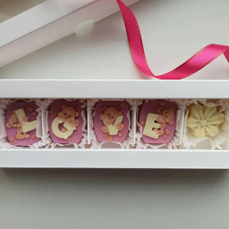 Набор шоколадных конфет ручной работы мишки "LOVE"