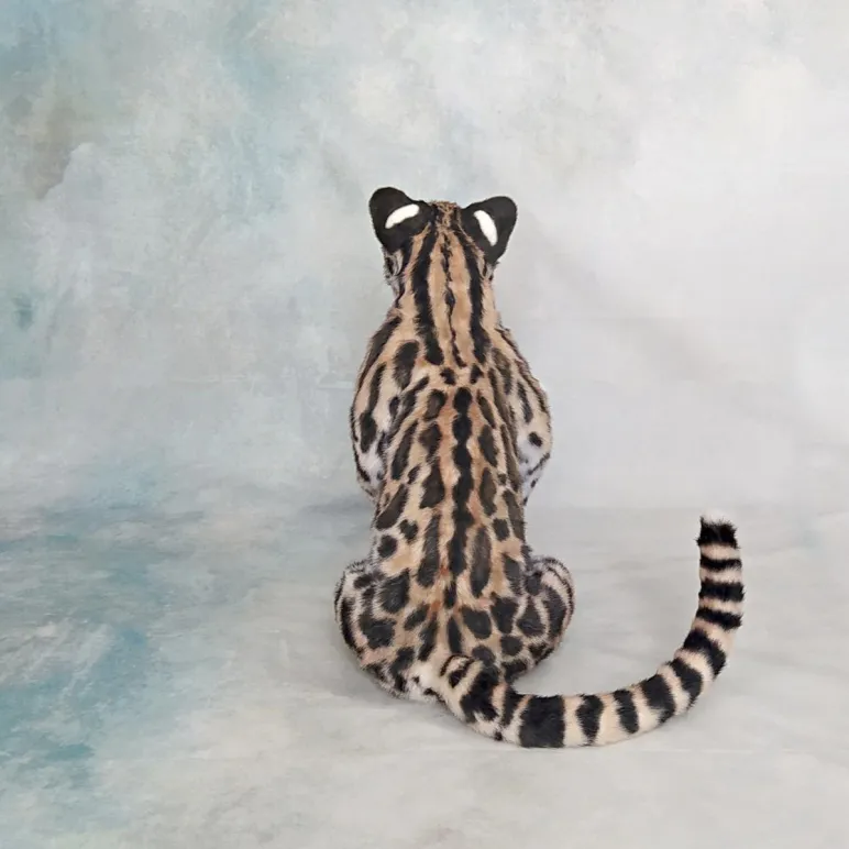 Интерьерная реалистичная игрушка ручной работы - кошка породы "Маргай"