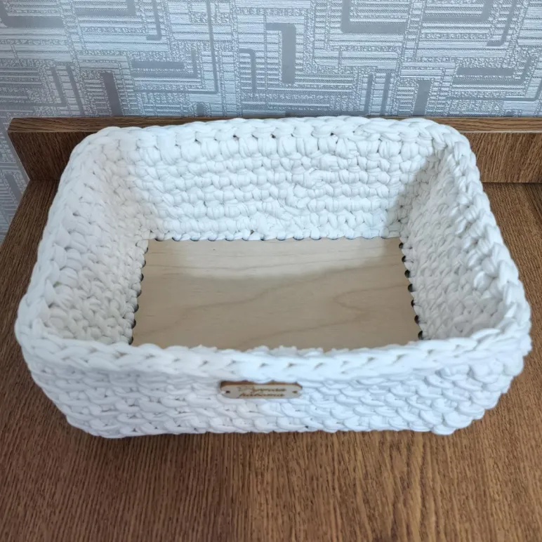 Вязаная корзинка для хранения