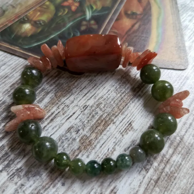 Браслет из нефрита с агатом и клубничным кварцем