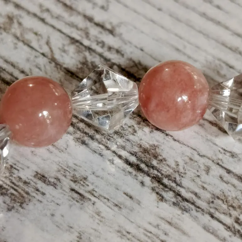 Браслет из халцедона, гелиолита и хрусталя