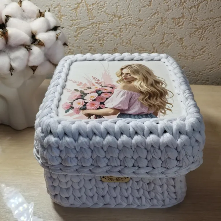 Корзинка квадратная с крышкой для хранения