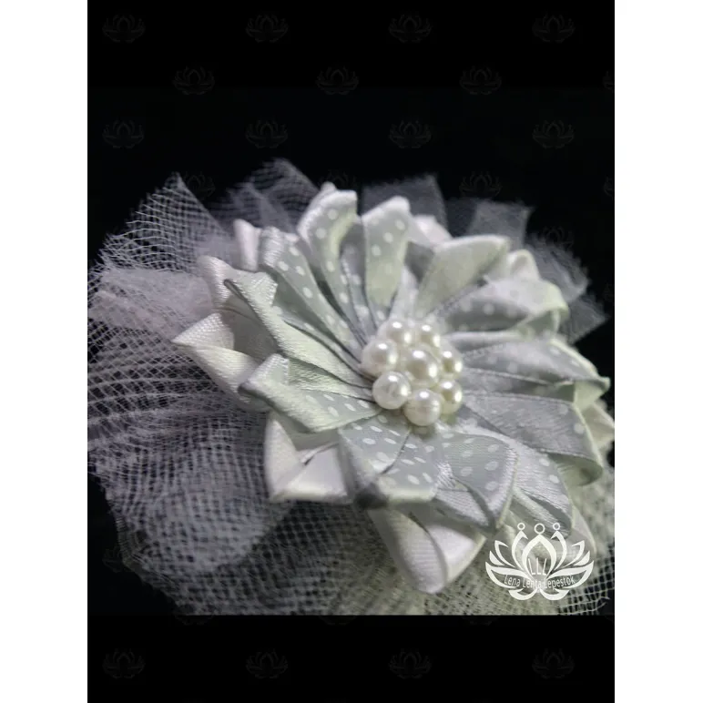 Ободок для волос ручной работы "Лотос" белый.