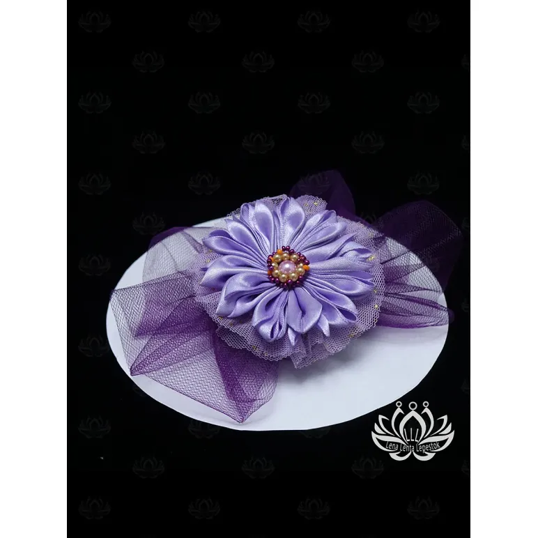 Резинка для волос ручной работы "Бант с цветком" сиреневый.
