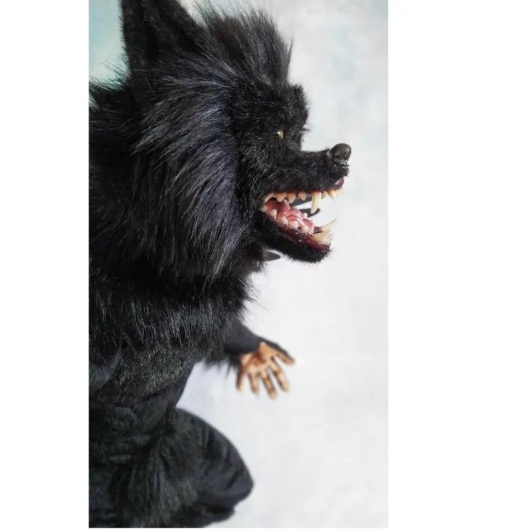 Реалистичная авторская игрушка ручной работы вервольф, волк-оборотень