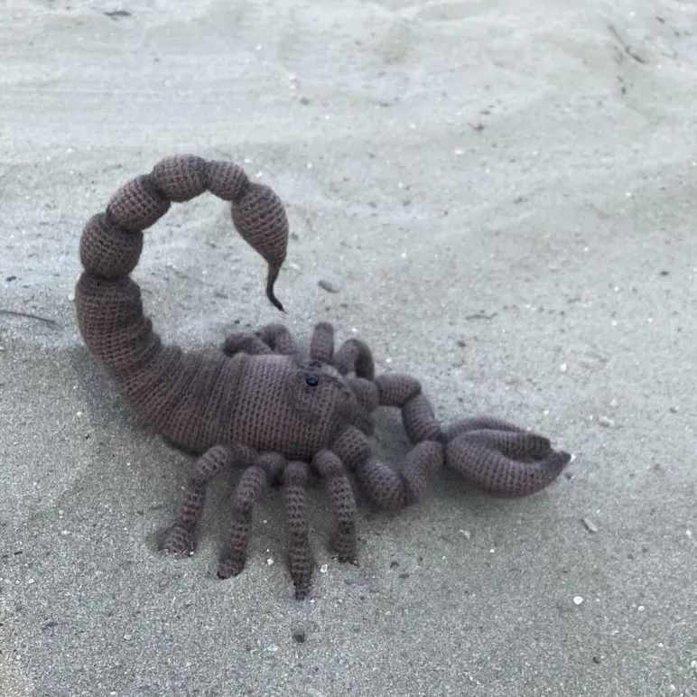 Скорпион, игрушка ручной работы