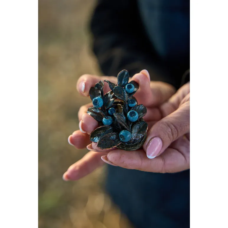 Брошь «Северная Голубика»