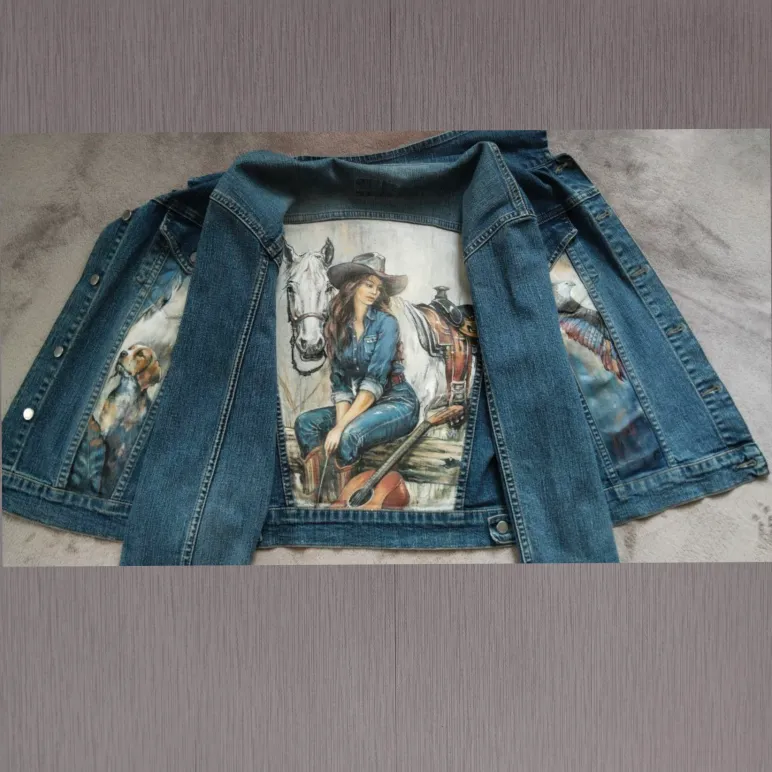 Куртка джинсовая с принтом ручной работы " Ковбойская", с белой лошадью