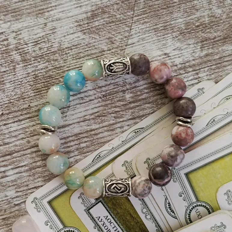 БРАСЛЕТ ИЗ НЕФРИТА И ЯШМЫ С РУНАМИ Браслет из нефрита и яшмы с рунами