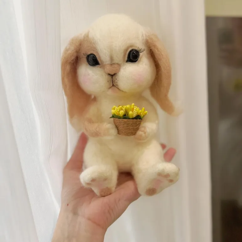 Зайка с корзинкой