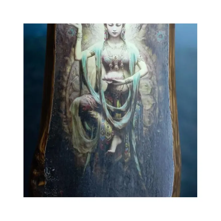 Картина Гуань-Инь на дереве ручной работы