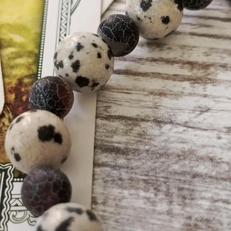 БРАСЛЕТ ИЗ ЯШМЫ И АГАТА С РУНАМИ Браслет из яшмы и агата с рунами