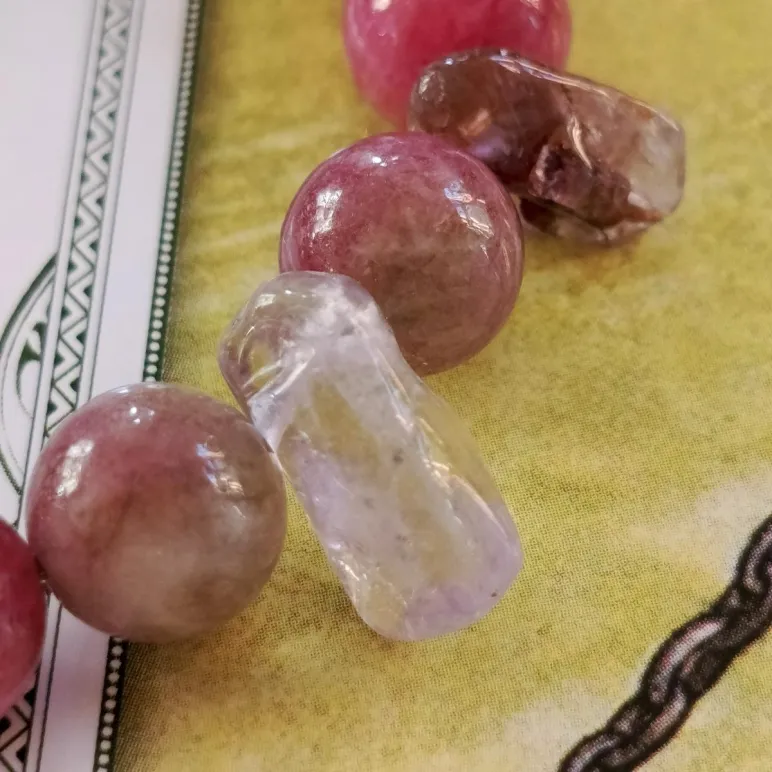 Браслет из турмалина с аметрином и аметистом.