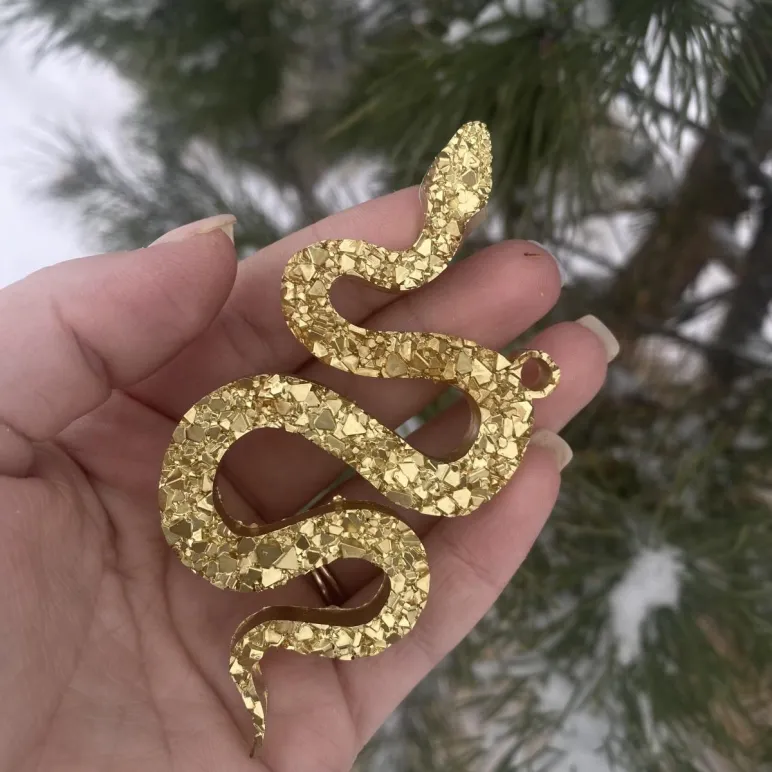 Именная тарелка из эпоксидной смолы