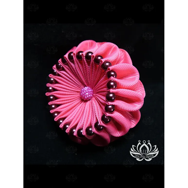 Резинка для волос ручной работы "Зефир" розовый. Единственный экземпляр. Цветы Канзаши на волосы Ваши.