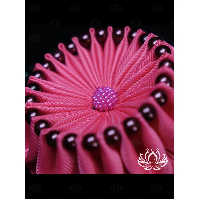 Резинка для волос ручной работы "Зефир" розовый. Единственный экземпляр. Цветы Канзаши на волосы Ваши.