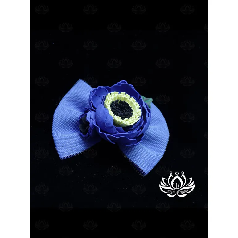 Заколка для волос ручной работы "Бант с цветком". Сиреневый. Единственный экземпляр. Цветы Канзаши на волосы Ваши.