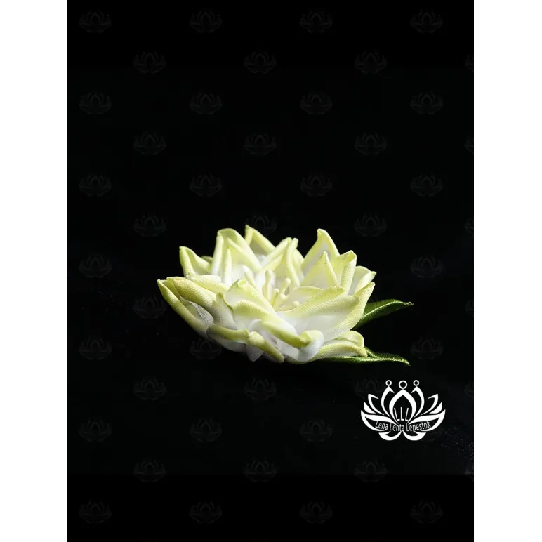 Резинка для волос ручной работы "Кея" жёлтый. Единственный экземпляр. Цветы Канзаши на волосы Ваши.