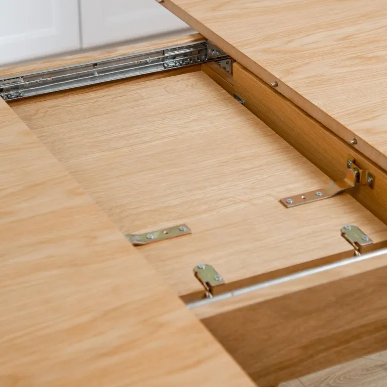 Круглый, раздвижной стол. Дубовый шпон, массив ясеня