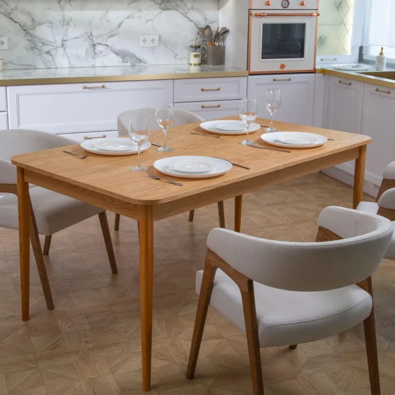 Прямоугольный, раздвижной стол. Дубовый шпон, массив ясеня