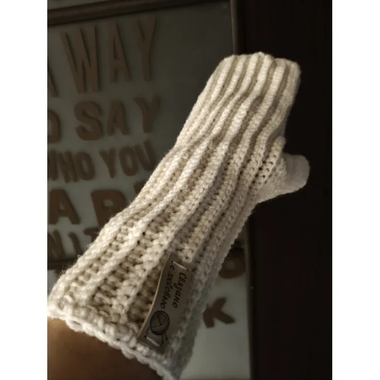 ШАПКА С УШКАМИ И МИНЕТКИ Шапка с ушками и минетки