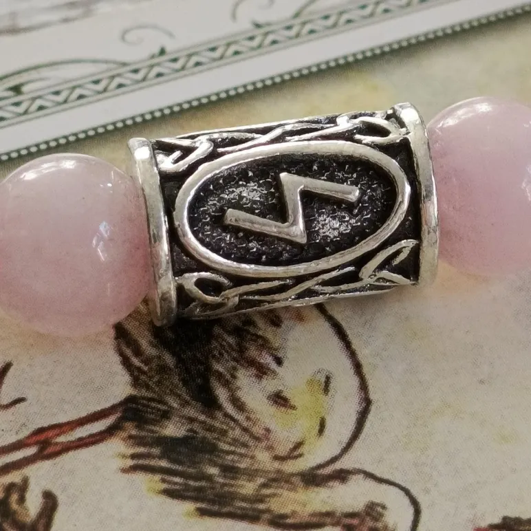 БРАСЛЕТ ИЗ РОЗОВОГО КВАРЦА С РУНАМИ Браслет из розового кварца с рунами