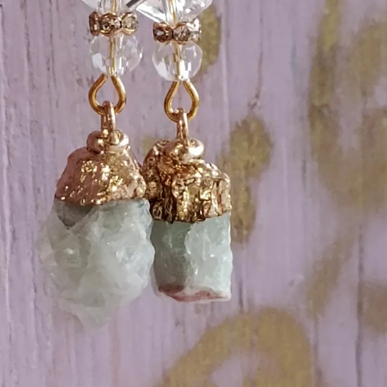 Серьги с пренитом и хрусталем